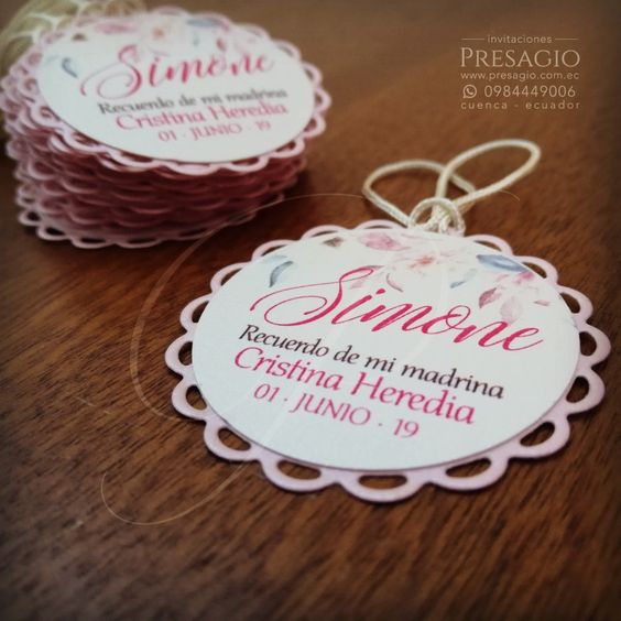 ETIQUETAS DE RECUERDOS TROQUELADAS FLOR