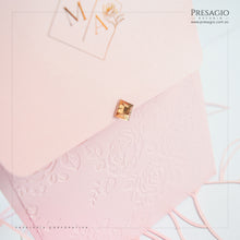 Cargar imagen en el visor de la galería, INVITACIÓN DUQUESA ENVELOPE FLOREAL