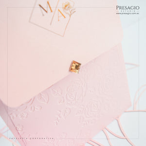INVITACIÓN DUQUESA ENVELOPE FLOREAL